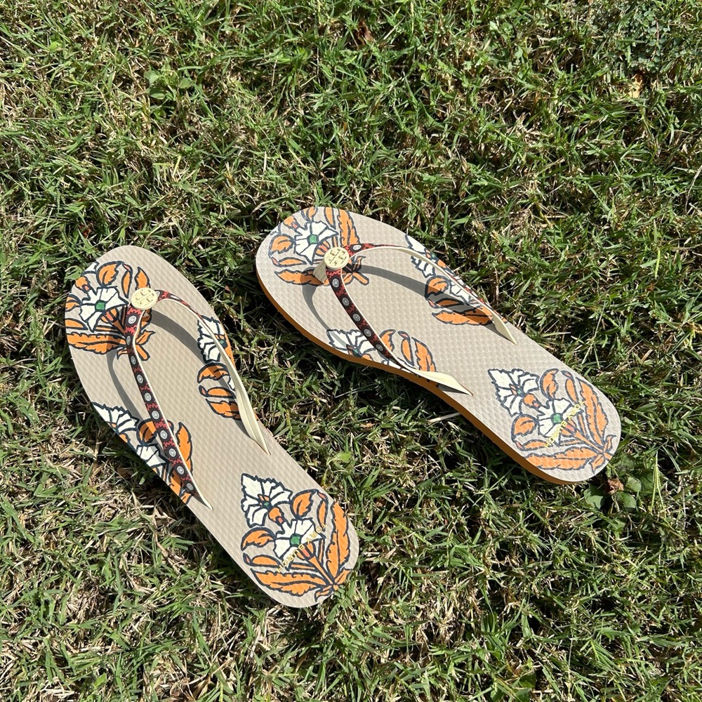 Tory Burch Flip-Flops - Picture 3 of 11